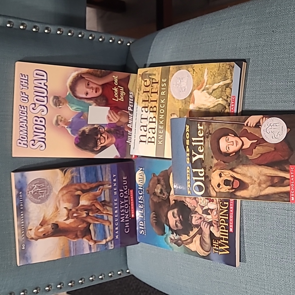 Lot of 5 Book Bundle, kids, Newbery Medal
